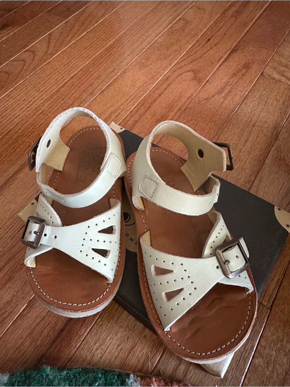 Young Soles Girls Cream Leather Buckle Sandals - Classic Strappy Design